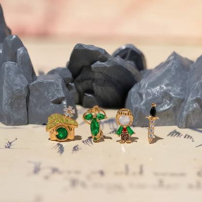 Lord of the Rings stud earrings detail image 5
