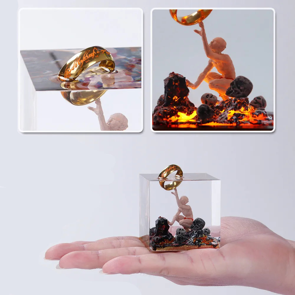 Gollum Light Resin Display Cube - Lord of the Rings - product image 02