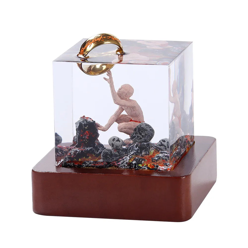 Gollum Light Resin Display Cube - Lord of the Rings - product image 05