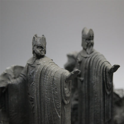 Gates of Argonath Statue Bookend detail view 1