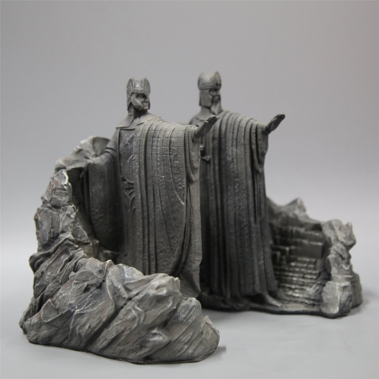 Gates of Argonath Statue Bookend front view