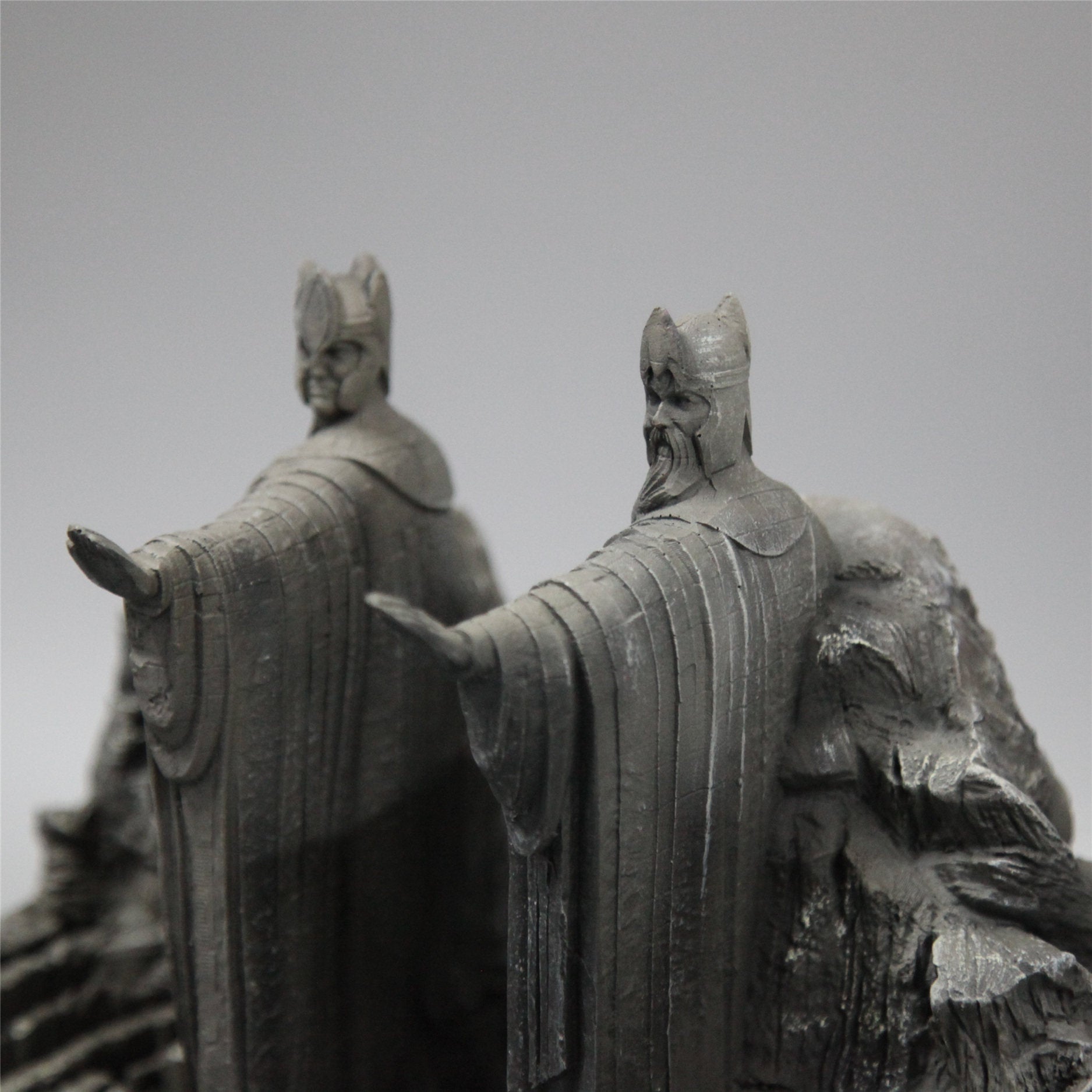 Gates of Argonath Statue Bookend rear detail