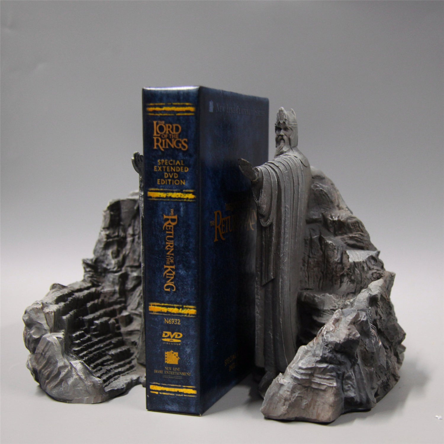 Gates of Argonath Statue Bookend with book display