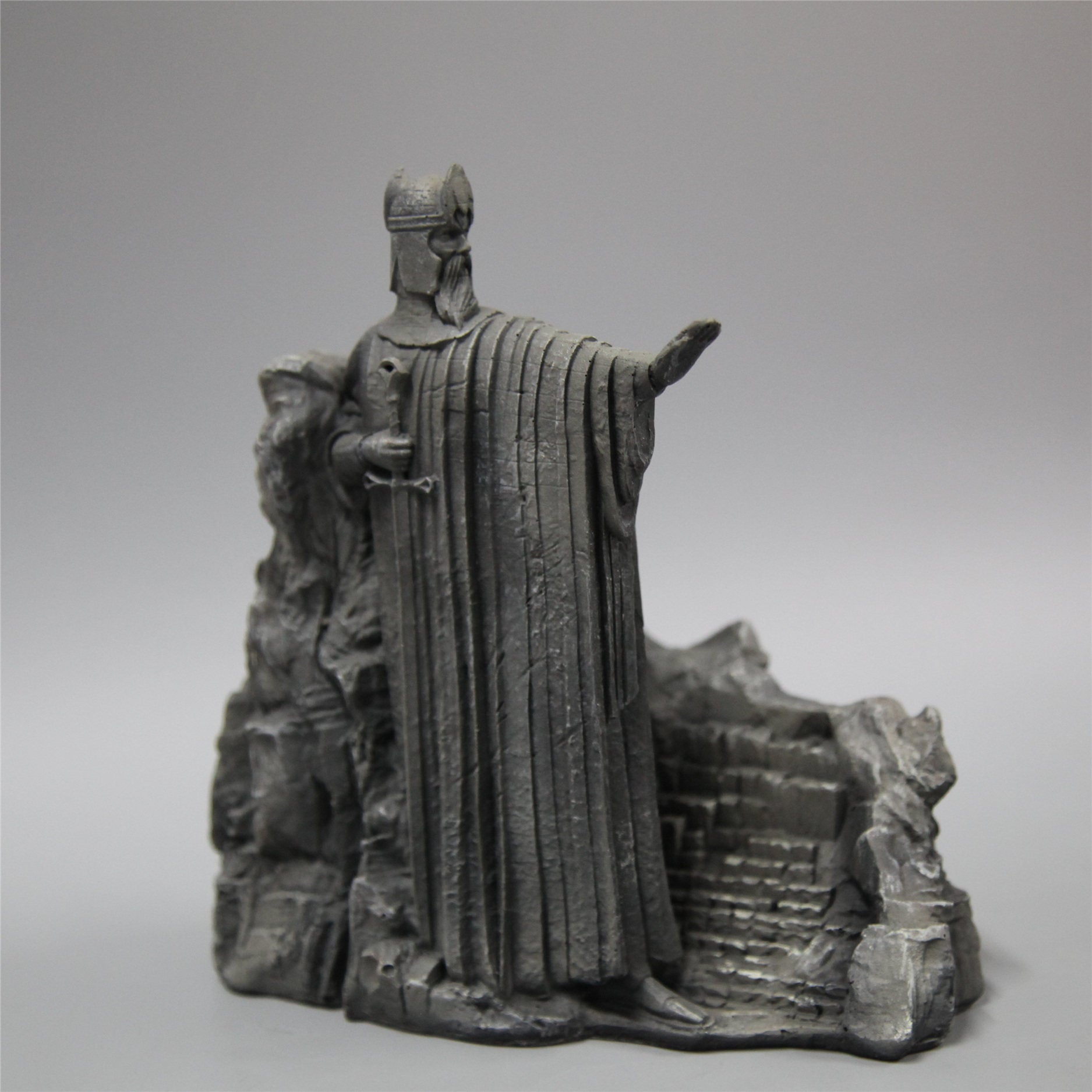 Gates of Argonath Statue Bookend side view