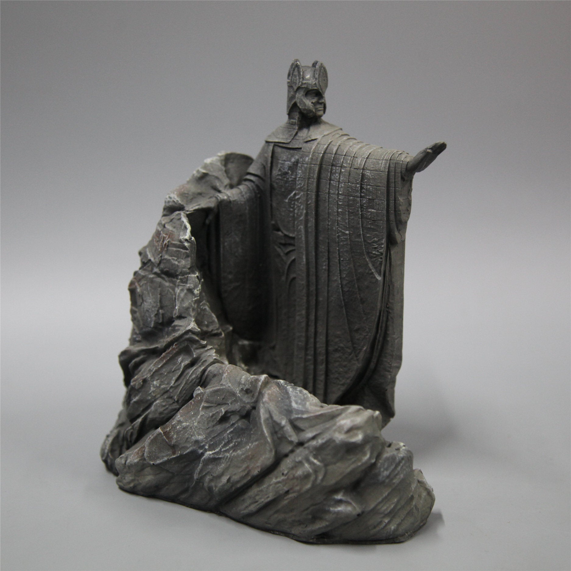 Gates of Argonath Statue Bookend rocky base detail