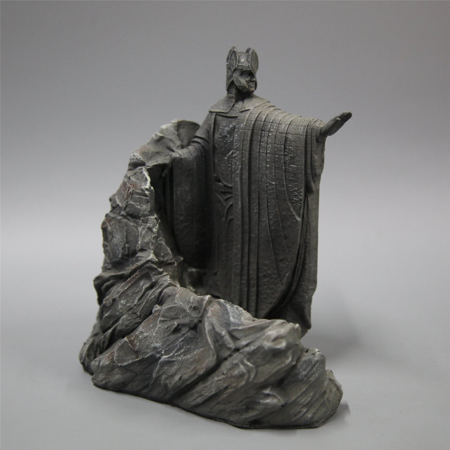 Gates of Argonath Statue Bookend rocky base detail