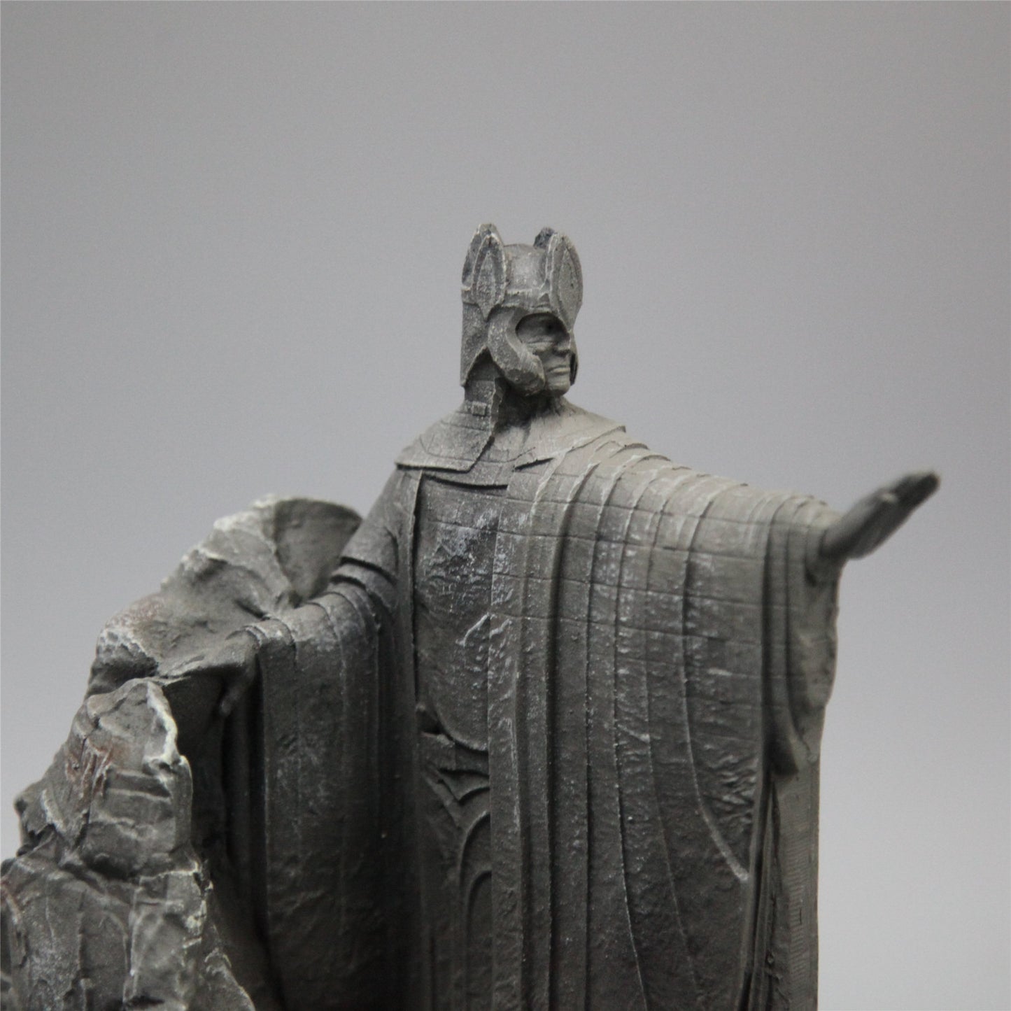 Gates of Argonath Statue Bookend statue close-up