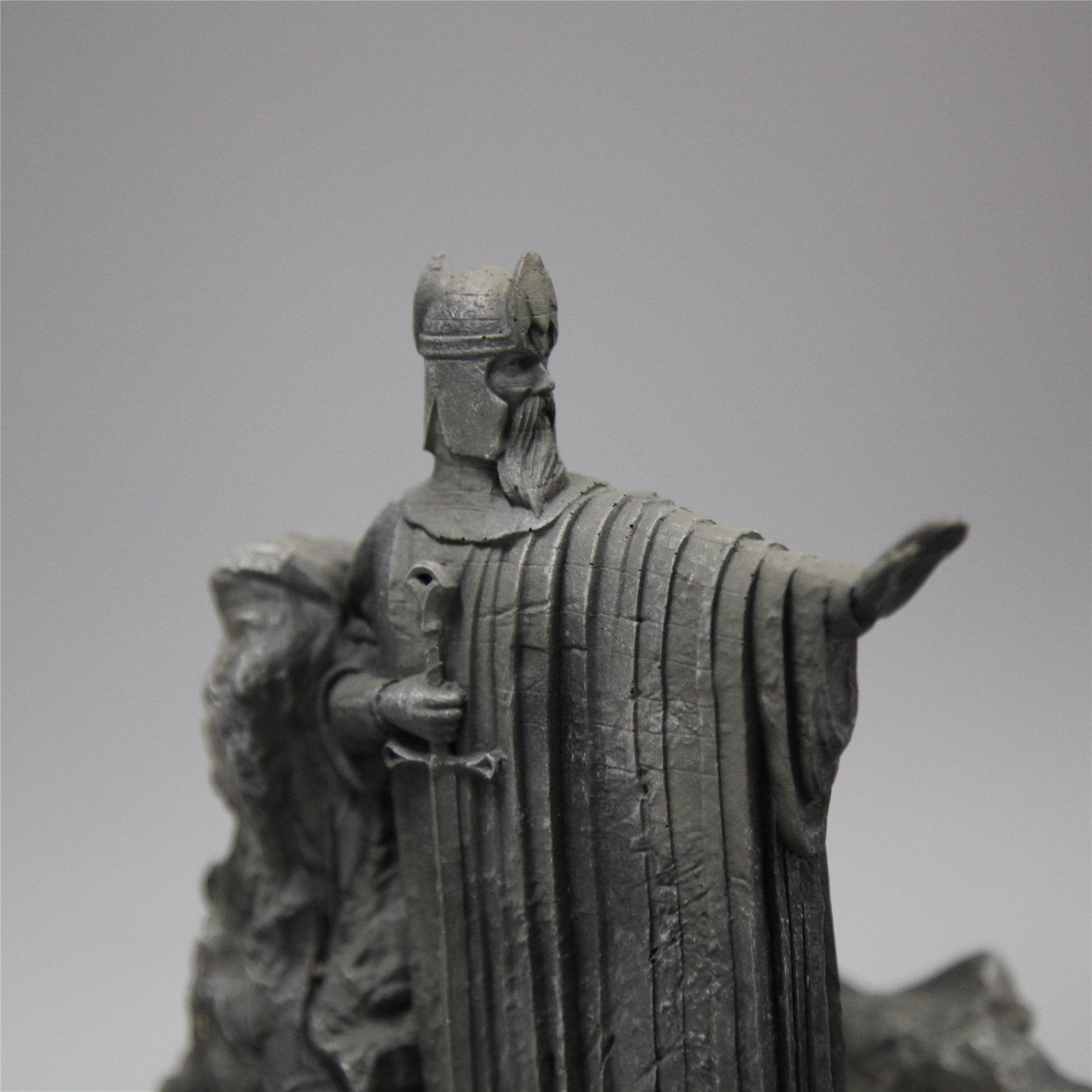 Gates of Argonath Statue Bookend portrait detail